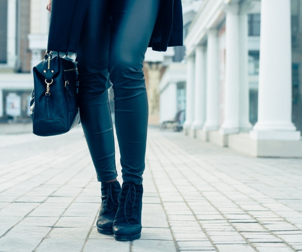 Black Handbag Feature