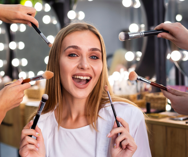 Gorgeous Makeup Ideas For Your Christmas Party