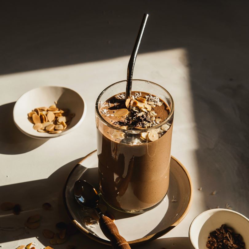 Hearty Chocolate Oat Smoothie